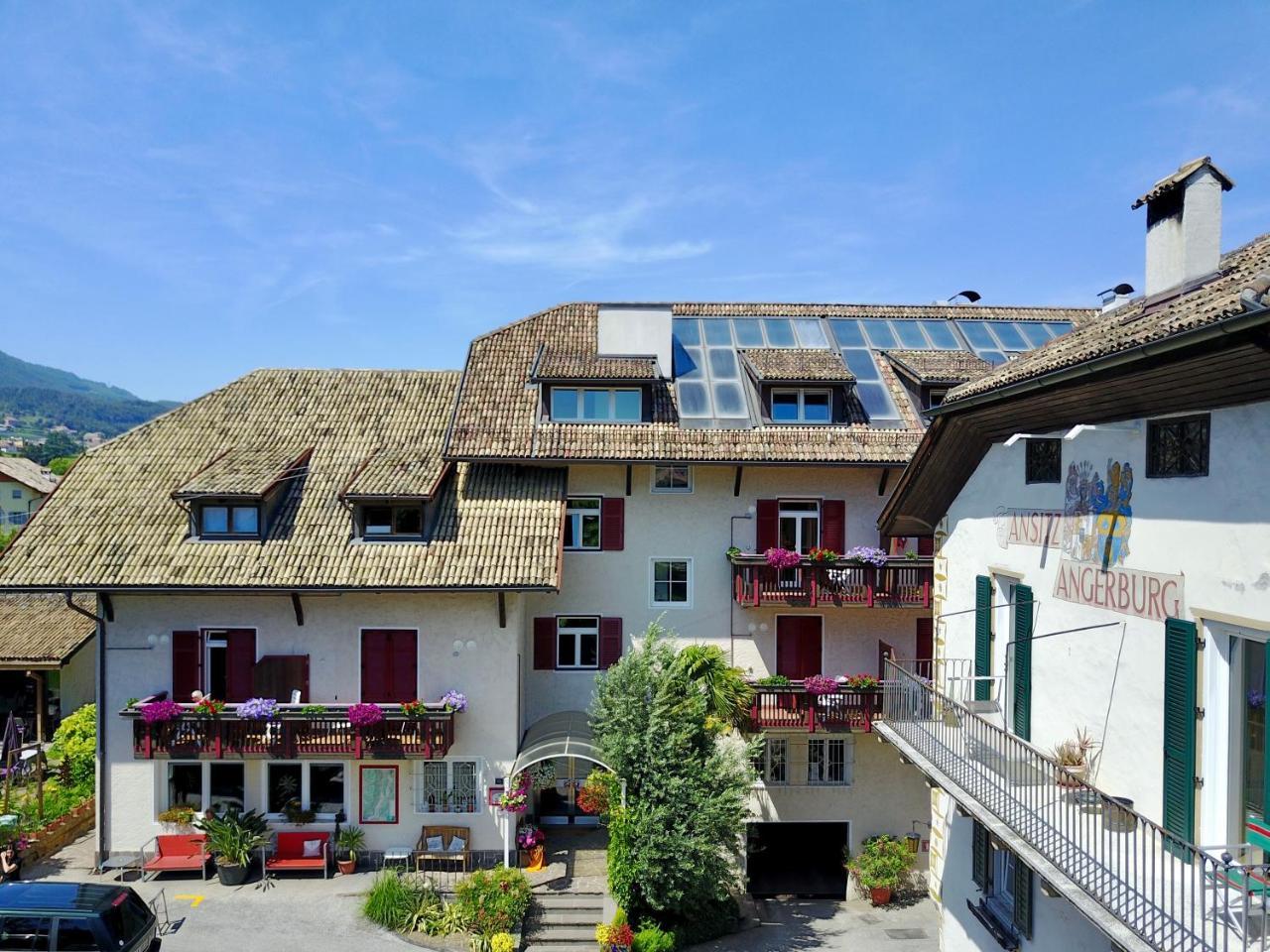 Angerburg Blumenhotel Appiano Sulla Strada Del Vino Exterior foto